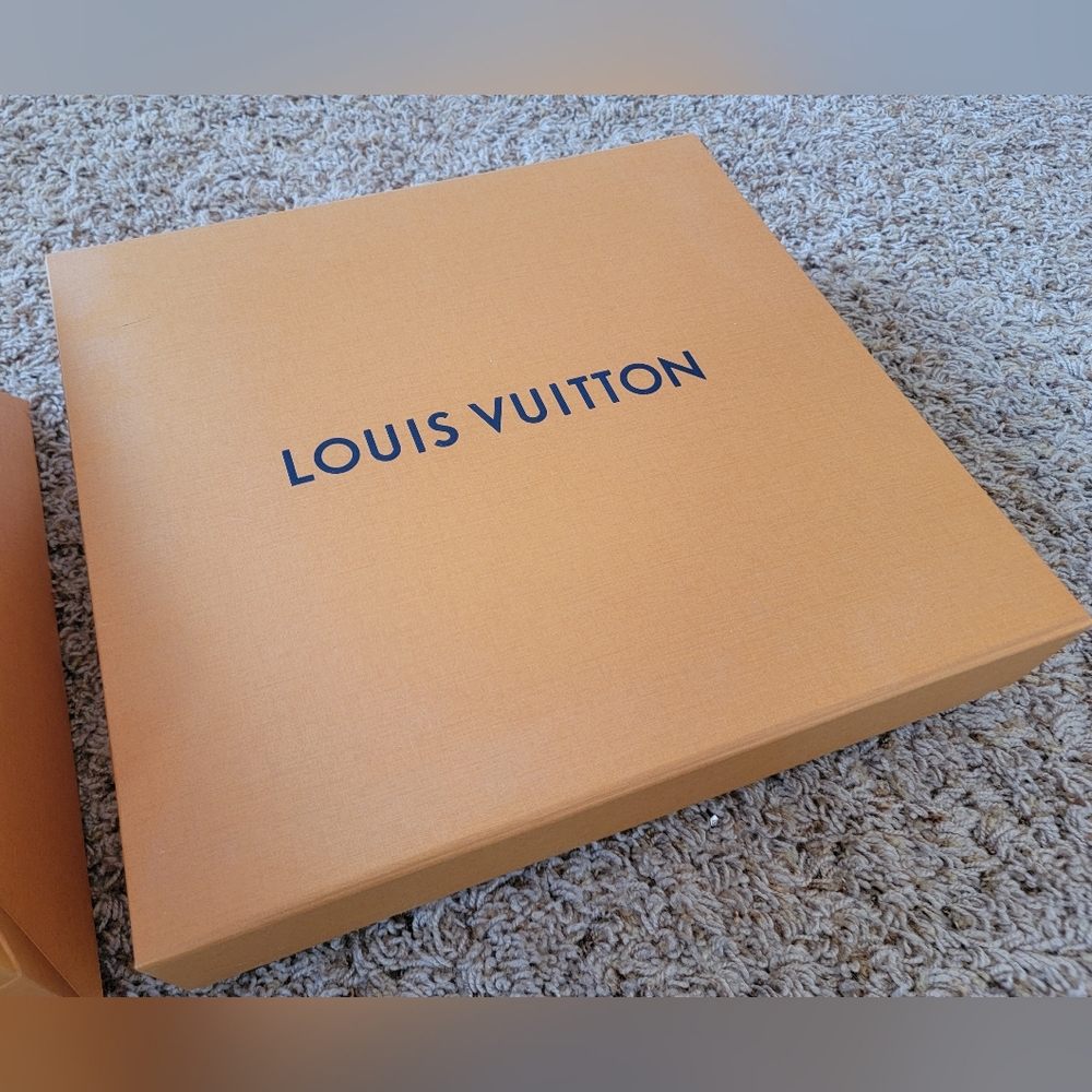 Authentic Louis Vuitton Speedy Box, Gift Bag And Ribbon! 15x14 - Picture 3 of 7